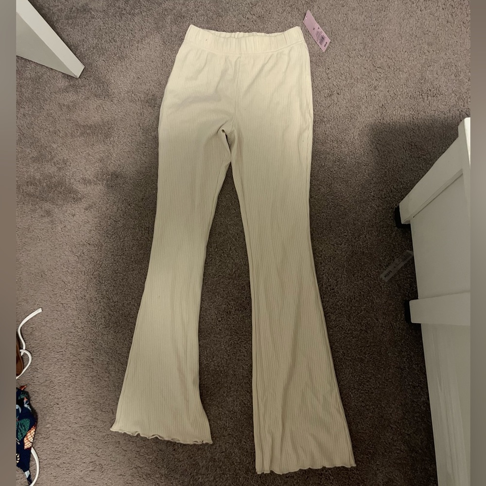 Leigh beige flare pants
